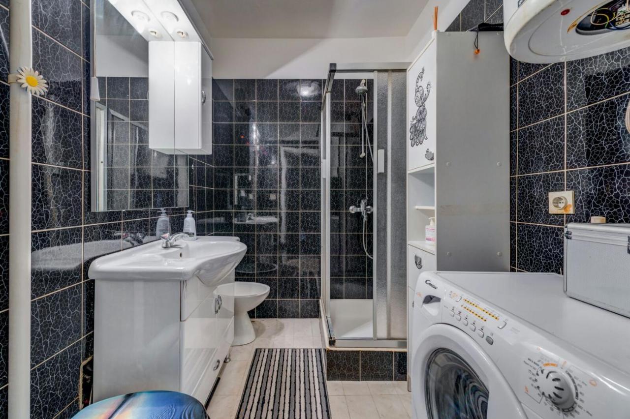 Cool Cozy Apartment สปลิท ภายนอก รูปภาพ