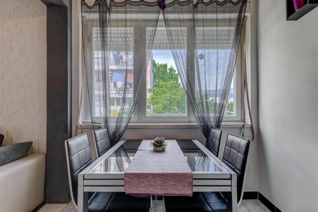 Cool Cozy Apartment สปลิท ภายนอก รูปภาพ